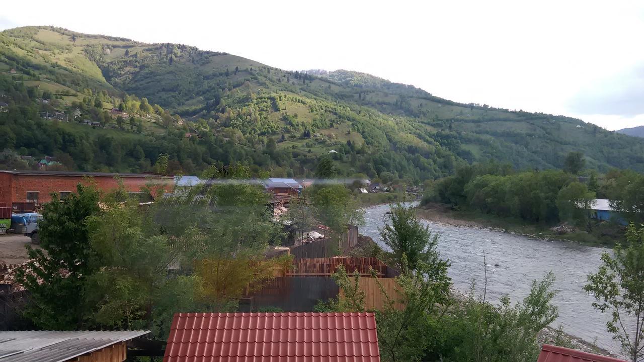 Dream Hostel Carpathians Rakhiv Exterior photo